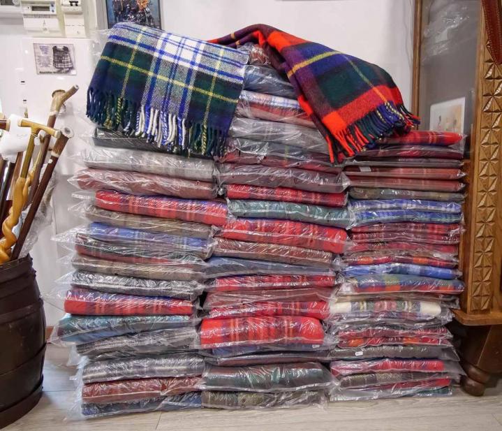 Achat de produits en laine dans un magasin de kilt France