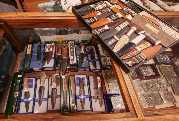 Des accessoires de mode à acheter en magasin et en ligne France